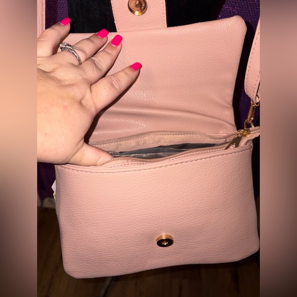 Blush Pink Crossbody Bag Gold Logo  Flap NWT Boutique Style - Picture 4 of 8